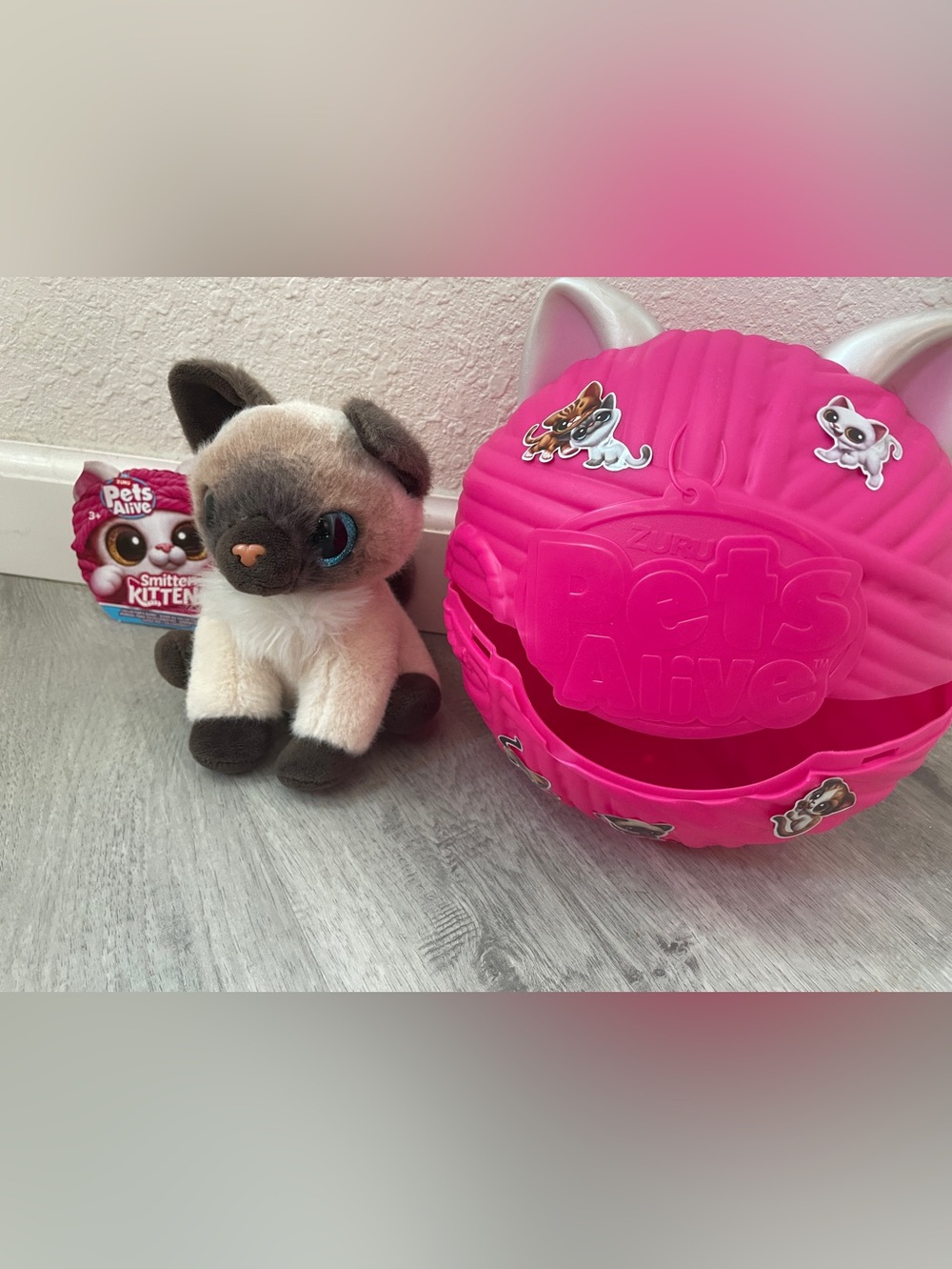 Pets Alive Smitten Kittens Surprise (Siamese Cat Mooloo) by ZURU - Picture 3 of 3